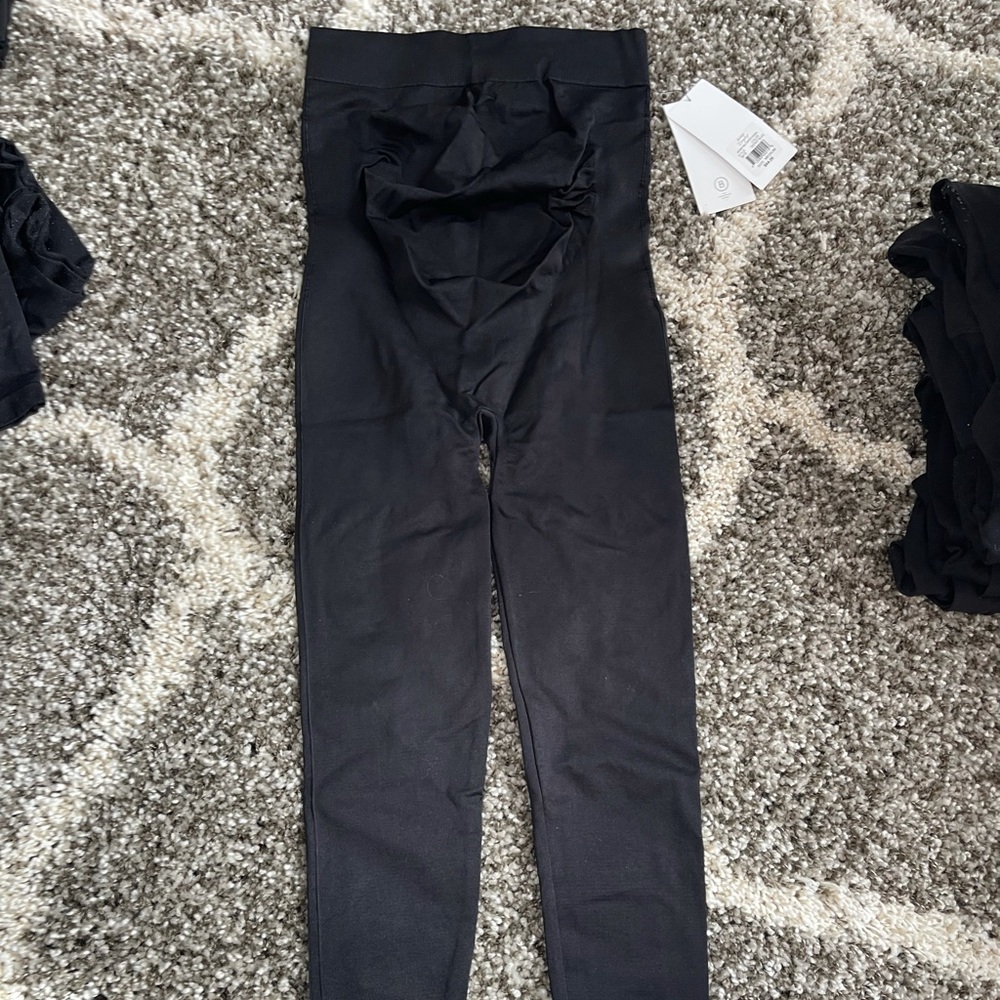 Blanqi maternity leggings - NWT size medium